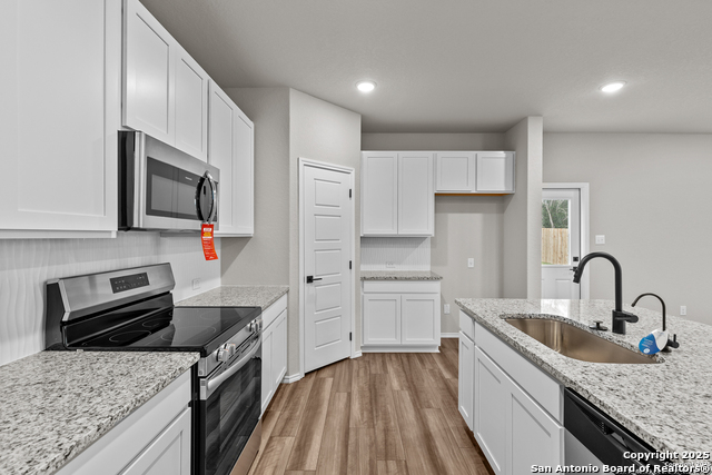Listing photo id 11 for 6610 Lowrie Block