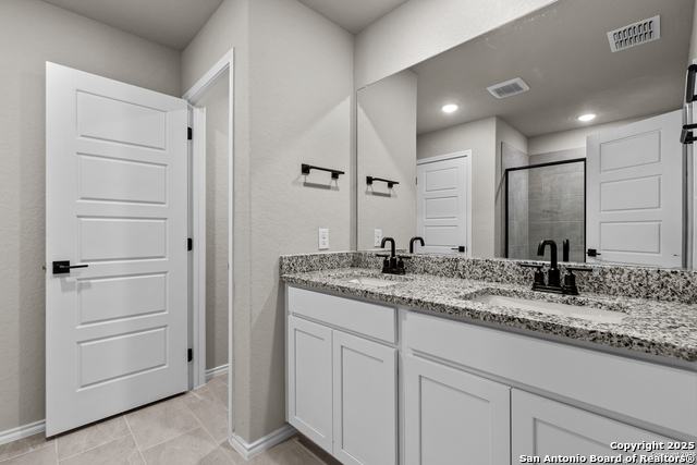 Listing photo id 18 for 6610 Lowrie Block
