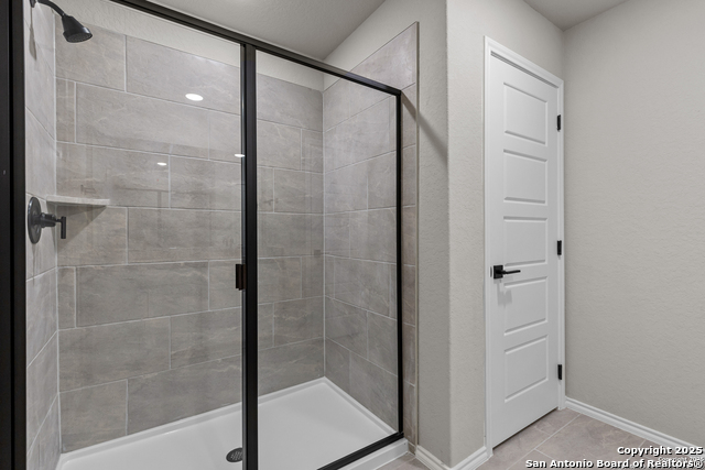 Listing photo id 19 for 6610 Lowrie Block