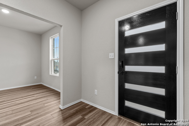 Listing photo id 3 for 6610 Lowrie Block