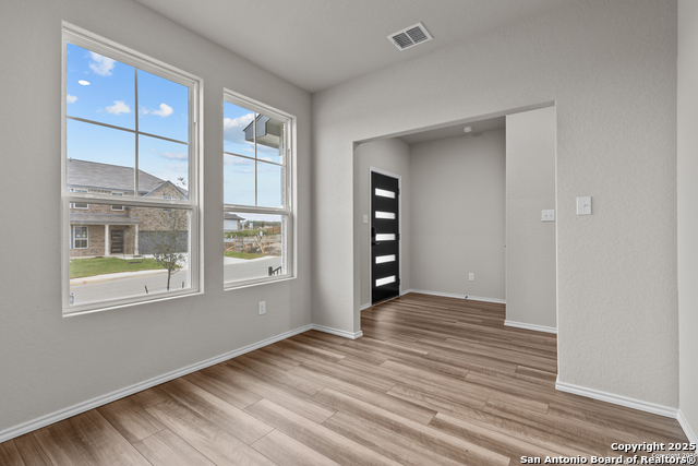 Listing photo id 4 for 6610 Lowrie Block