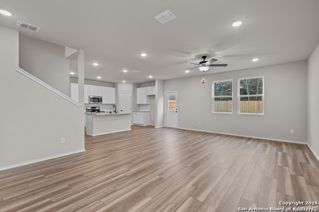 Listing photo id 6 for 6610 Lowrie Block