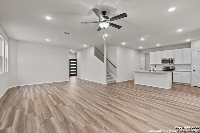 Listing photo id 7 for 6610 Lowrie Block