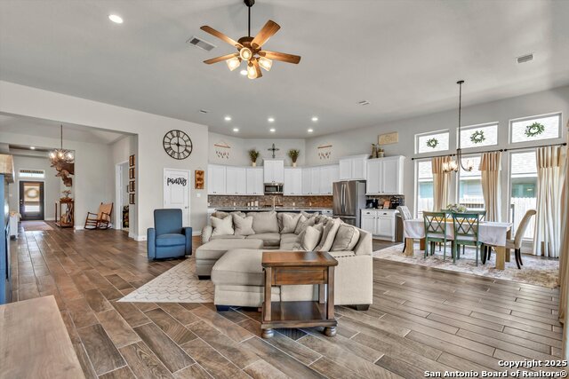 Image 26 of 43 For 2977 Grove  