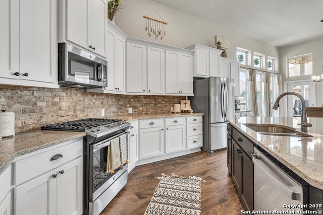 Image 28 of 43 For 2977 Grove  