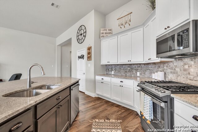 Image 29 of 43 For 2977 Grove  