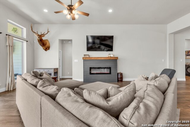 Image 35 of 43 For 2977 Grove  