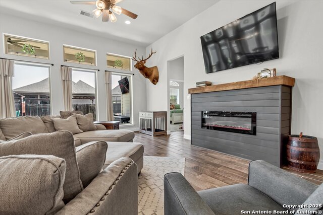 Image 36 of 43 For 2977 Grove  