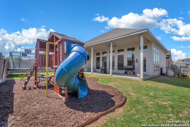 Image 40 of 43 For 2977 Grove  