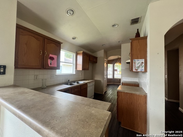 Listing photo id 4 for 6719 Dragon Fire