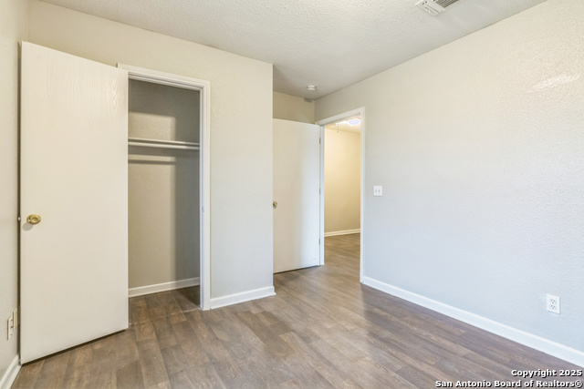 Image 11 of 15 For 7585 Windsor Oaks
