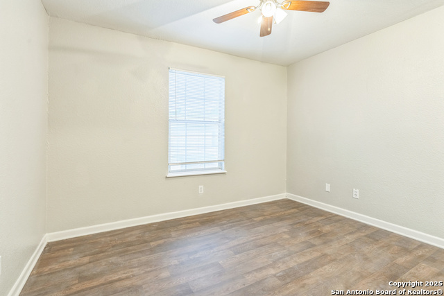 Image 12 of 15 For 7585 Windsor Oaks