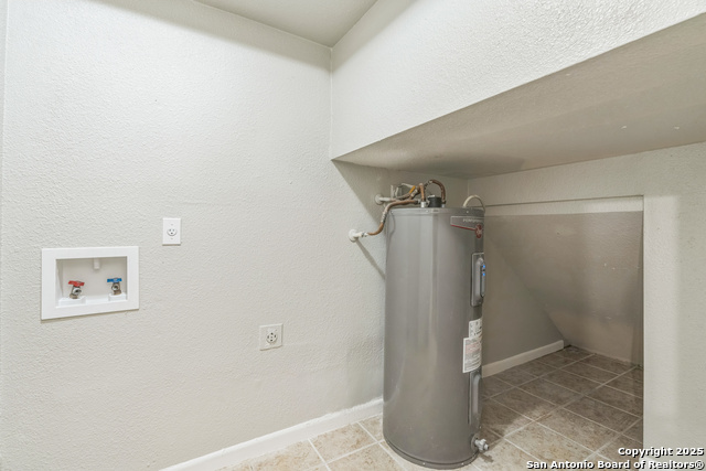 Image 15 of 15 For 7585 Windsor Oaks