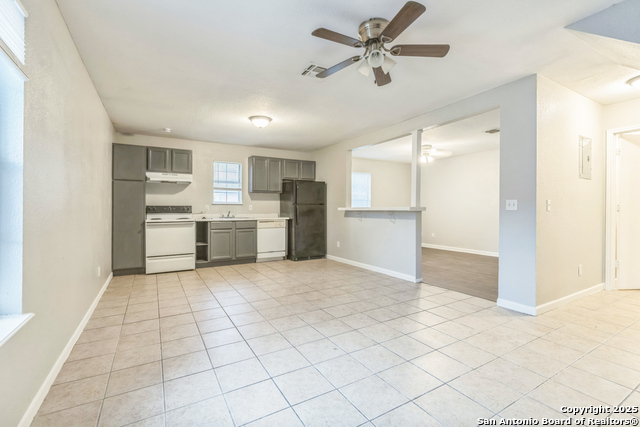Image 6 of 15 For 7585 Windsor Oaks