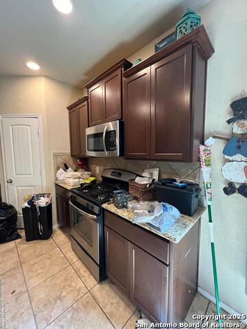 Listing photo id 2 for 1227 Stable Glen