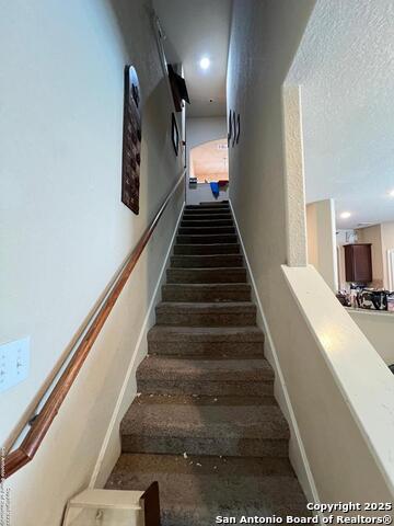 Listing photo id 7 for 1227 Stable Glen