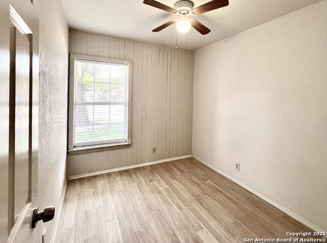 Image 15 of 21 For 7110 Spring Terrace Dr