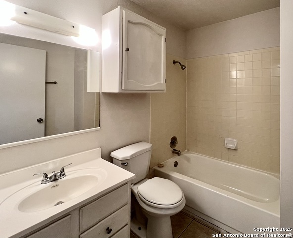 Image 17 of 21 For 7110 Spring Terrace Dr