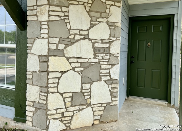 Image 4 of 21 For 7110 Spring Terrace Dr