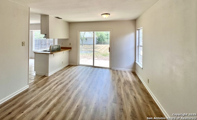 Image 7 of 21 For 7110 Spring Terrace Dr