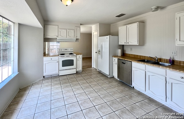 Image 9 of 21 For 7110 Spring Terrace Dr