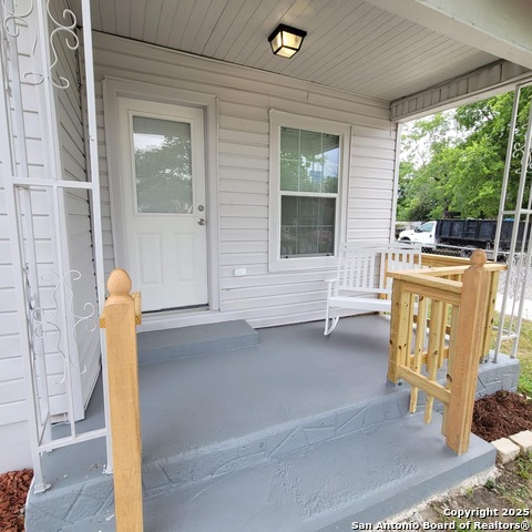 Listing photo id 12 for 162 Rosabell
