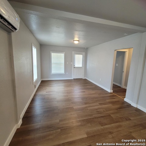 Listing photo id 0 for 162 Rosabell
