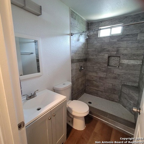 Listing photo id 1 for 162 Rosabell