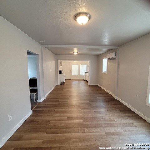 Listing photo id 6 for 162 Rosabell