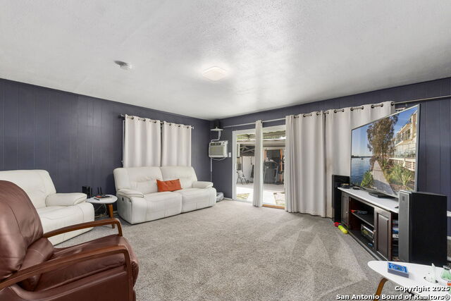 Listing photo id 11 for 942 Mcilvaine