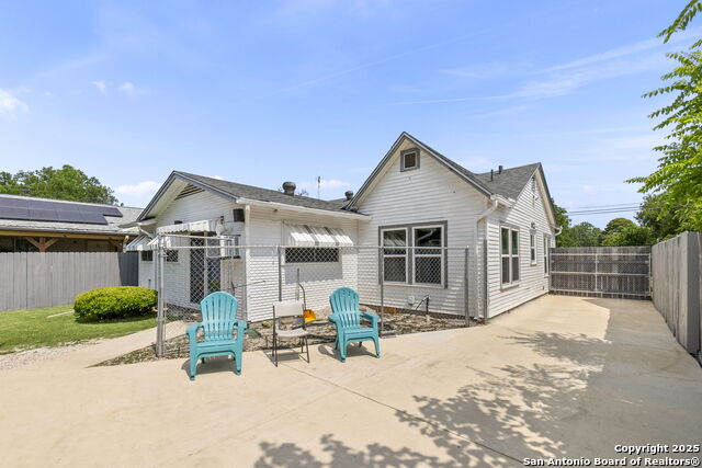 Listing photo id 14 for 942 Mcilvaine