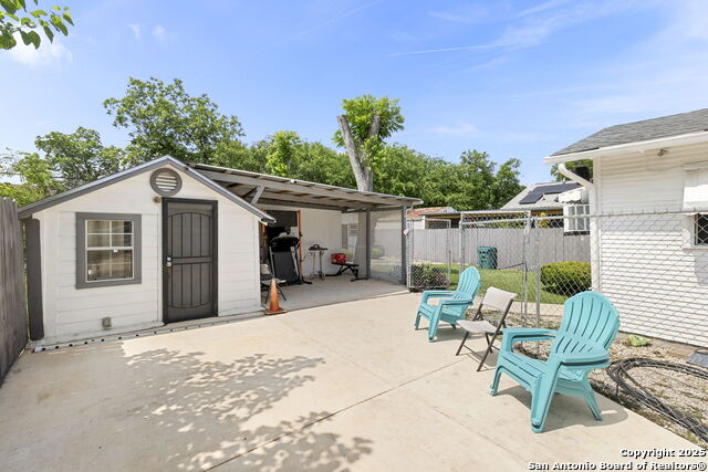 Listing photo id 15 for 942 Mcilvaine