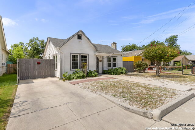 Listing photo id 0 for 942 Mcilvaine