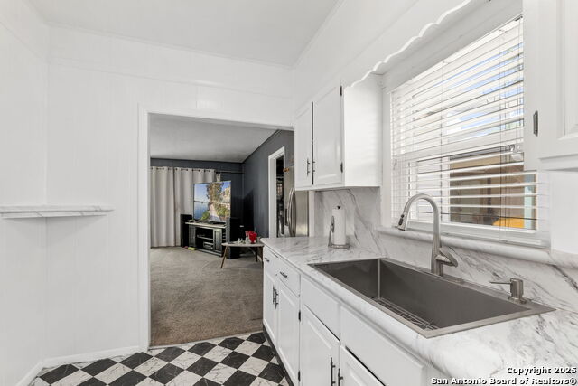 Listing photo id 5 for 942 Mcilvaine