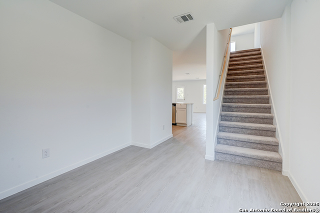 Listing photo id 9 for 523 Kathleen Pike Ridge