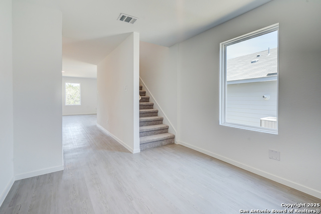 Listing photo id 10 for 523 Kathleen Pike Ridge