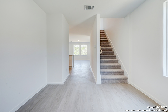 Listing photo id 11 for 523 Kathleen Pike Ridge