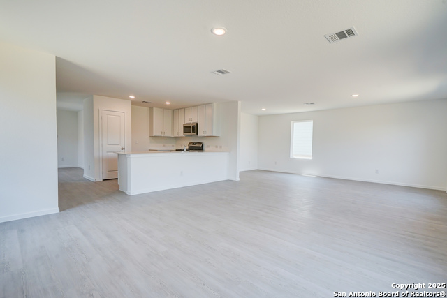 Listing photo id 17 for 523 Kathleen Pike Ridge