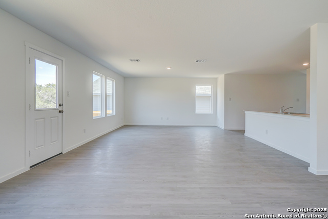 Listing photo id 20 for 523 Kathleen Pike Ridge