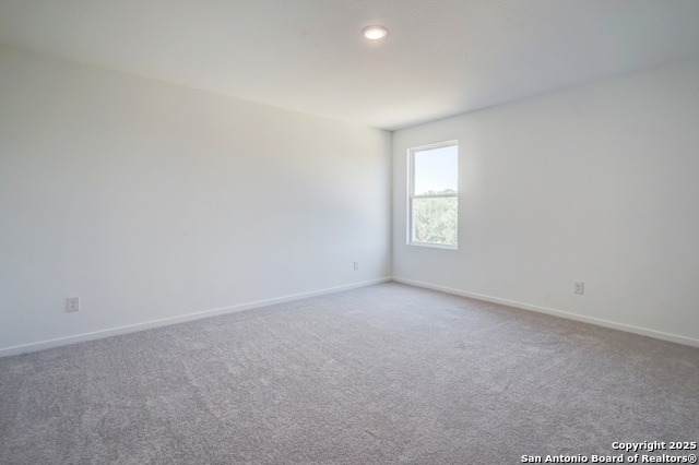 Listing photo id 25 for 523 Kathleen Pike Ridge