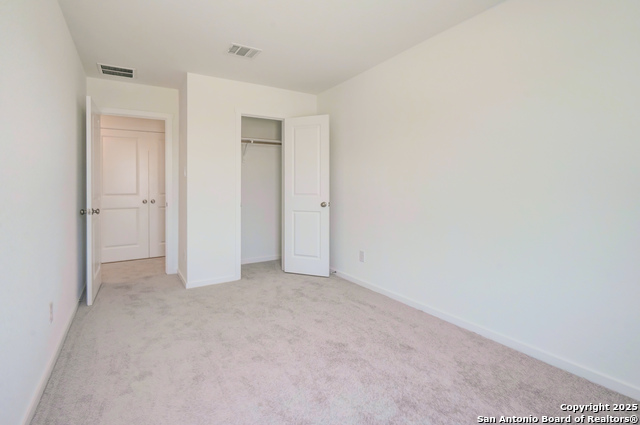 Listing photo id 35 for 523 Kathleen Pike Ridge