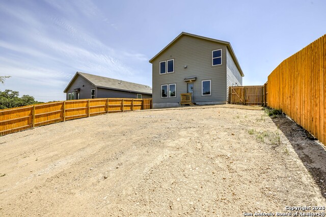 Listing photo id 47 for 523 Kathleen Pike Ridge