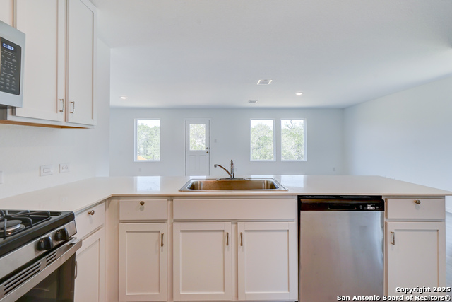 Listing photo id 7 for 523 Kathleen Pike Ridge