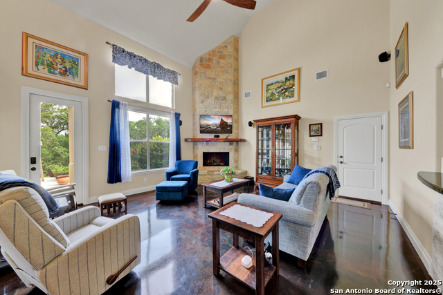 Listing photo id 8 for 853 County Road 2801