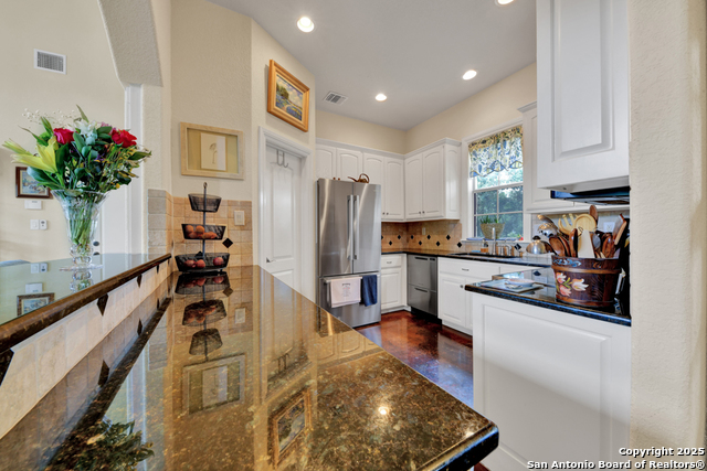 Listing photo id 11 for 853 County Road 2801