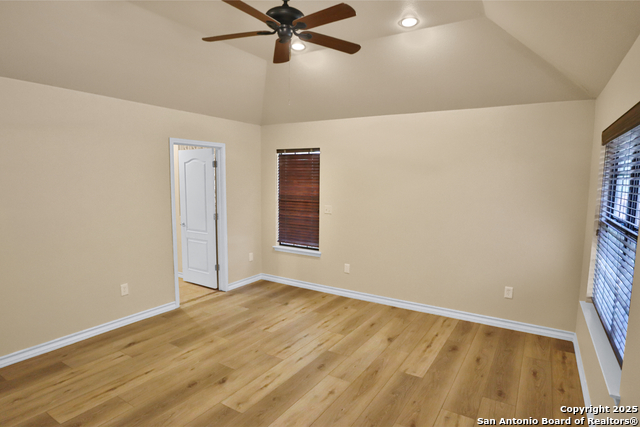 Listing photo id 10 for 118 Willow Creek