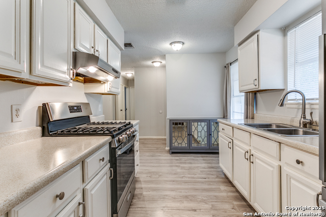 Listing photo id 11 for 1024 Hickory Hill