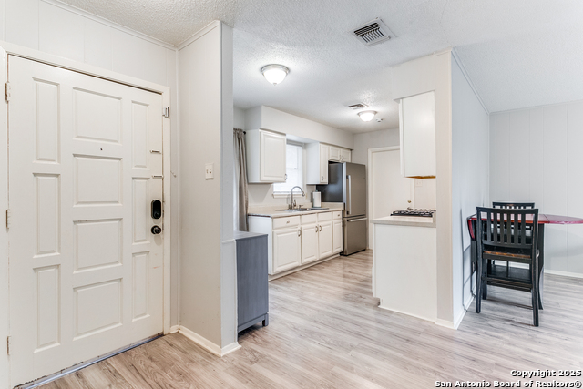Listing photo id 1 for 1024 Hickory Hill