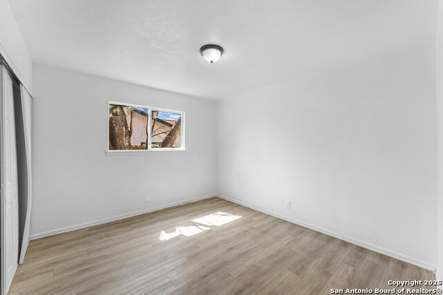 Listing photo id 13 for 1210 Rio Linda St