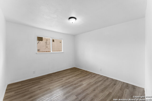 Listing photo id 14 for 1210 Rio Linda St